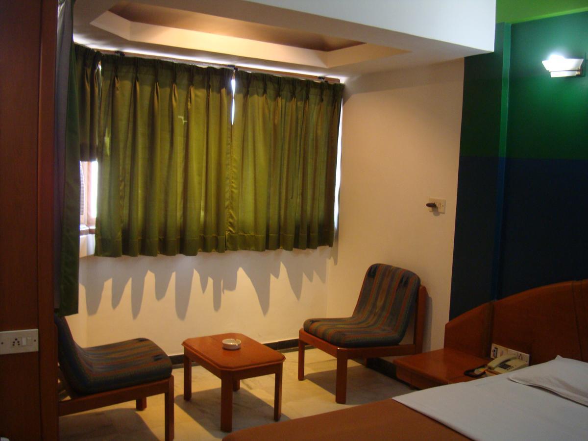 Hotel GRG Vadodara Exterior foto