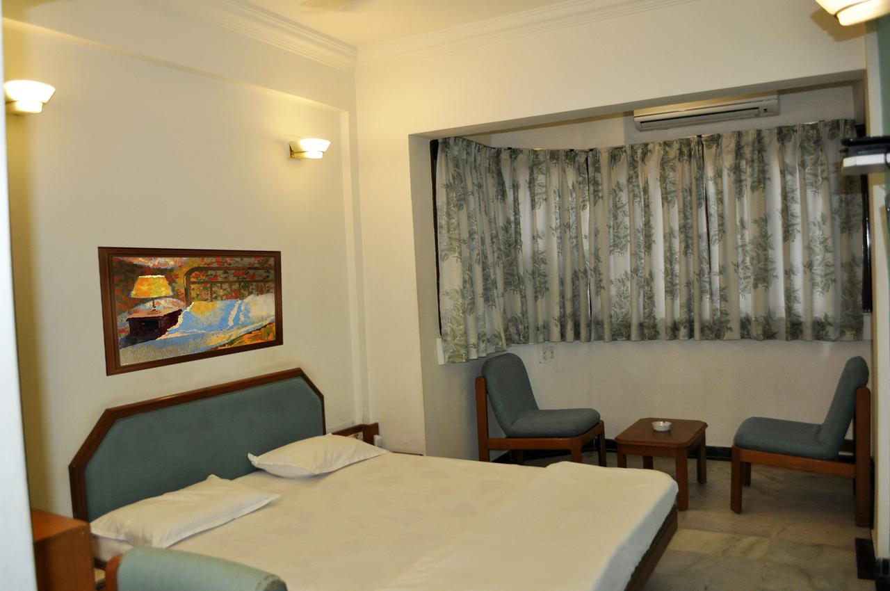 Hotel GRG Vadodara Exterior foto