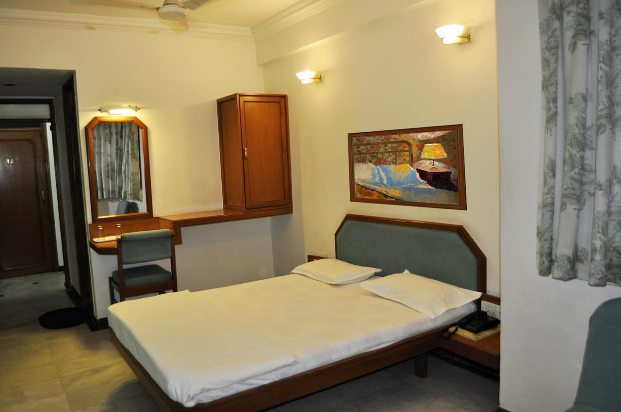 Hotel GRG Vadodara Exterior foto