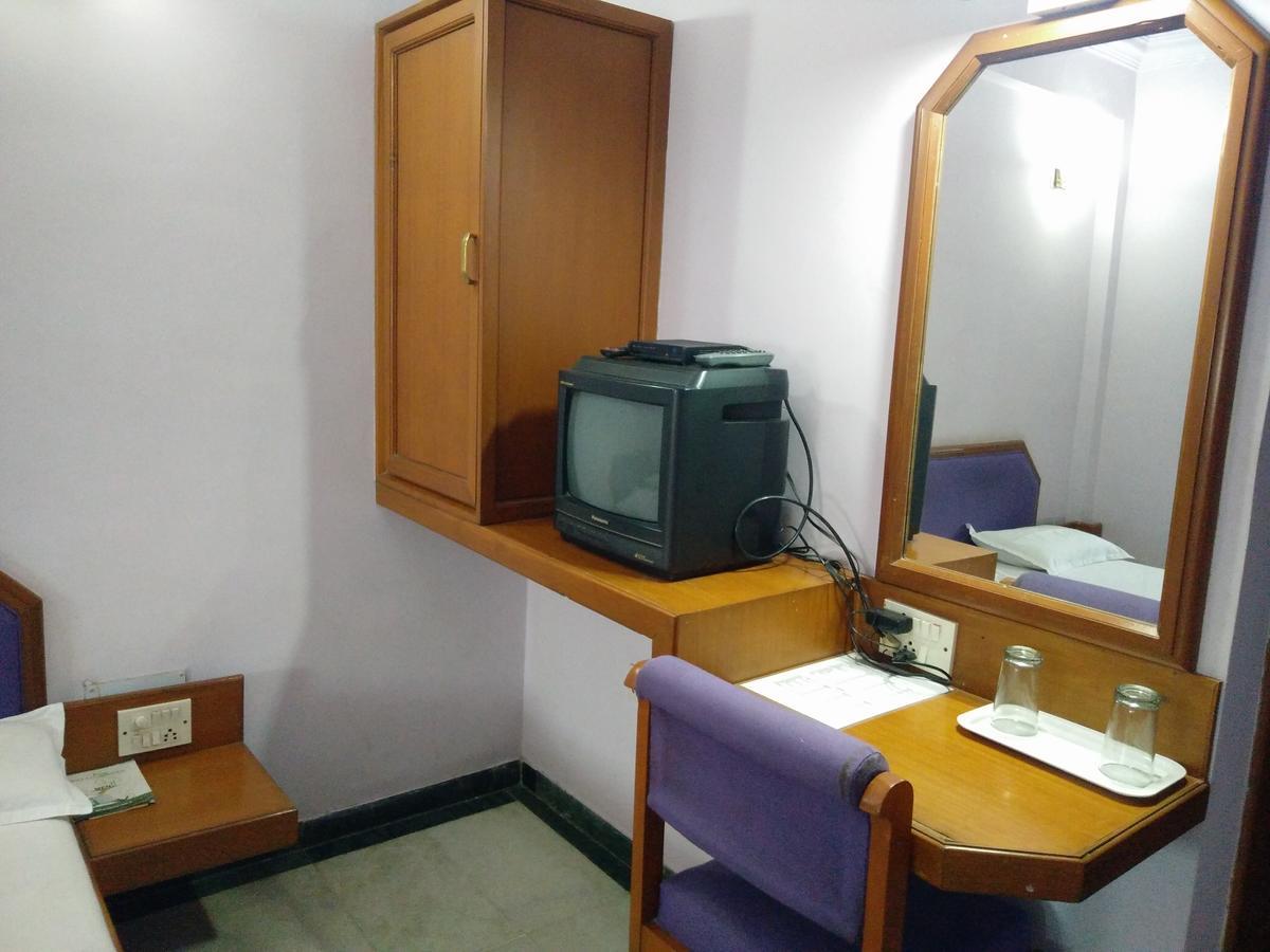 Hotel GRG Vadodara Exterior foto