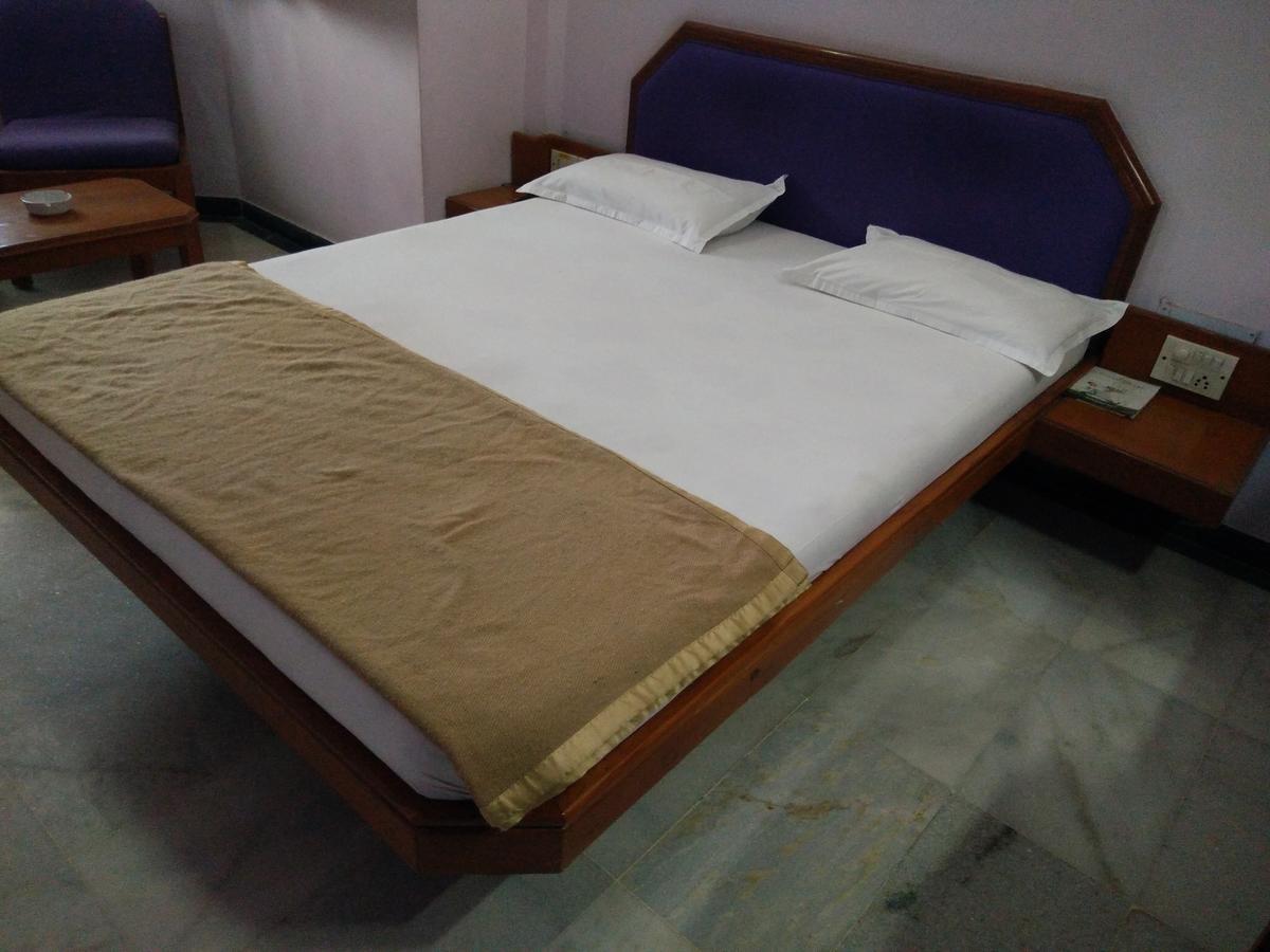 Hotel GRG Vadodara Exterior foto