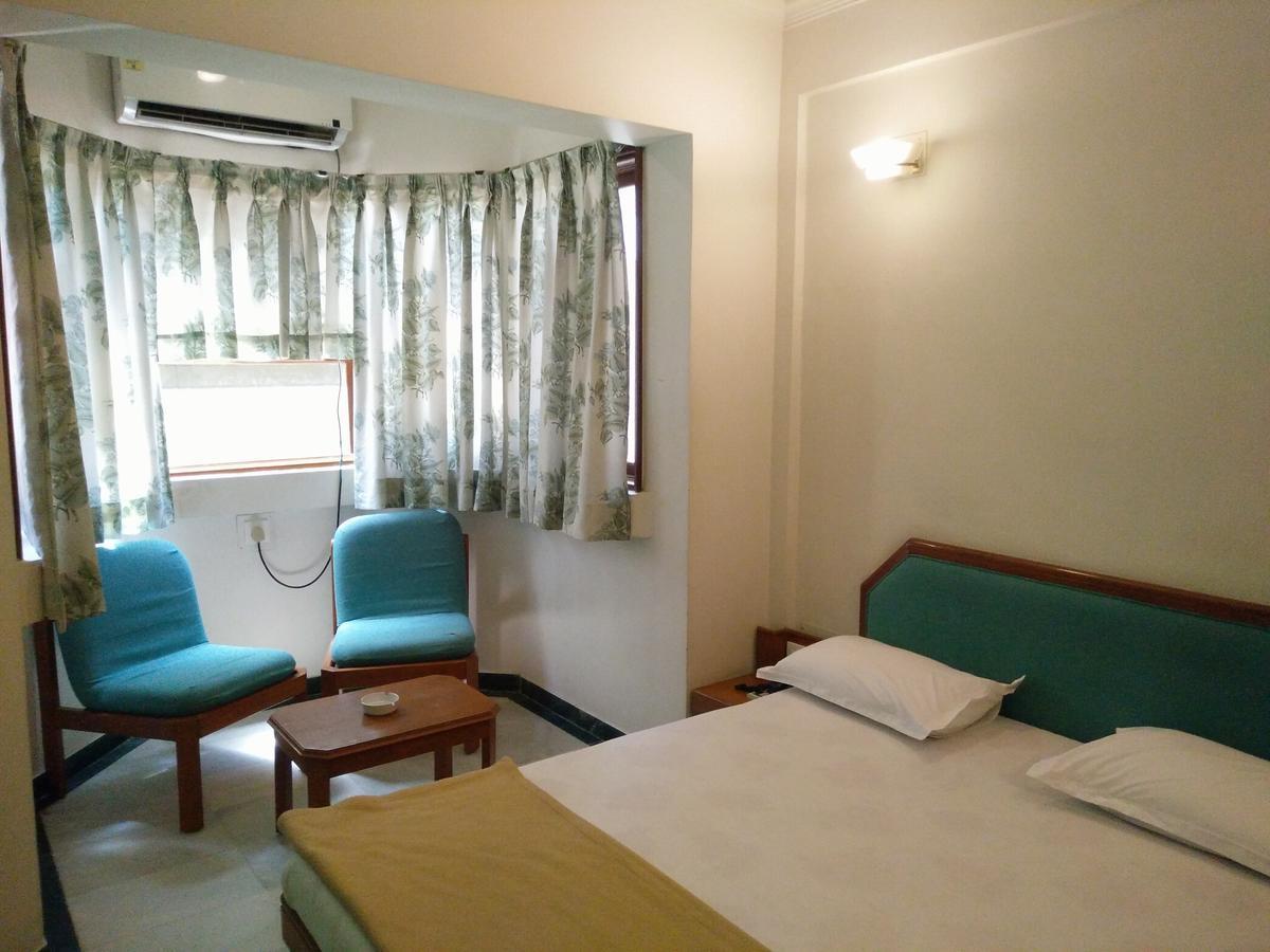 Hotel GRG Vadodara Exterior foto