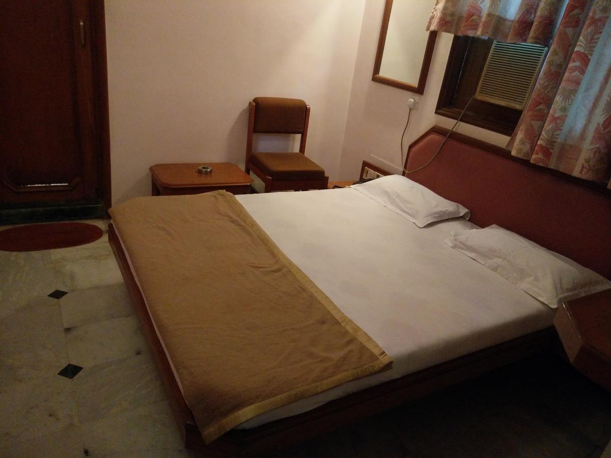 Hotel GRG Vadodara Exterior foto
