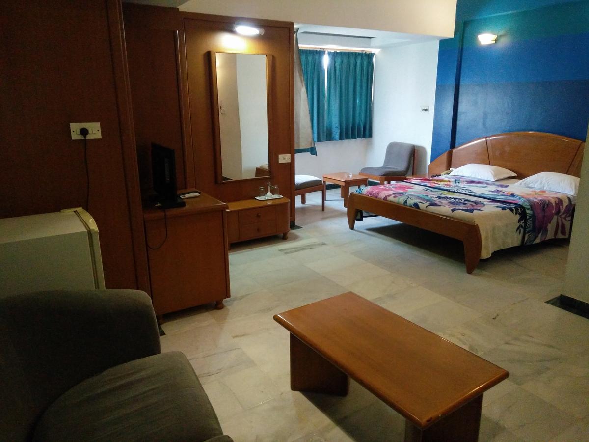 Hotel GRG Vadodara Exterior foto